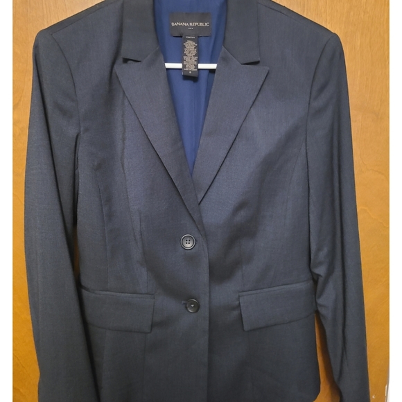 Banana Republic Jackets & Blazers - Banana Republic Blazer Size 6